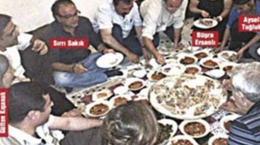 O fotoğraf i&ccedil;in ağır konuştu: Terbiyesizlik