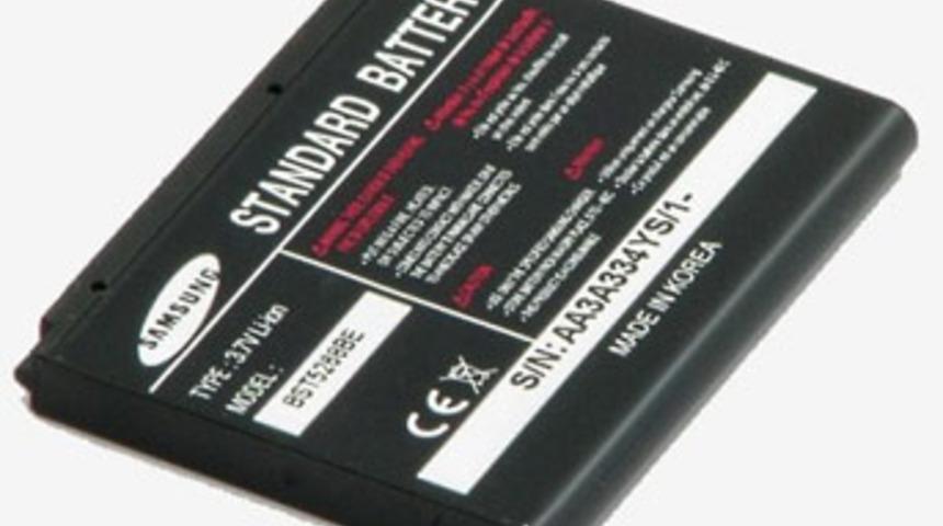 Samsung Apple&rsquo;ın elektriğini kesti