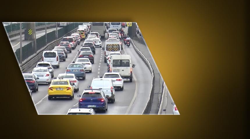 Tatilciler döndü, İstanbul'da haftanın ilk iş gününde trafik yoğunluğu oluştu