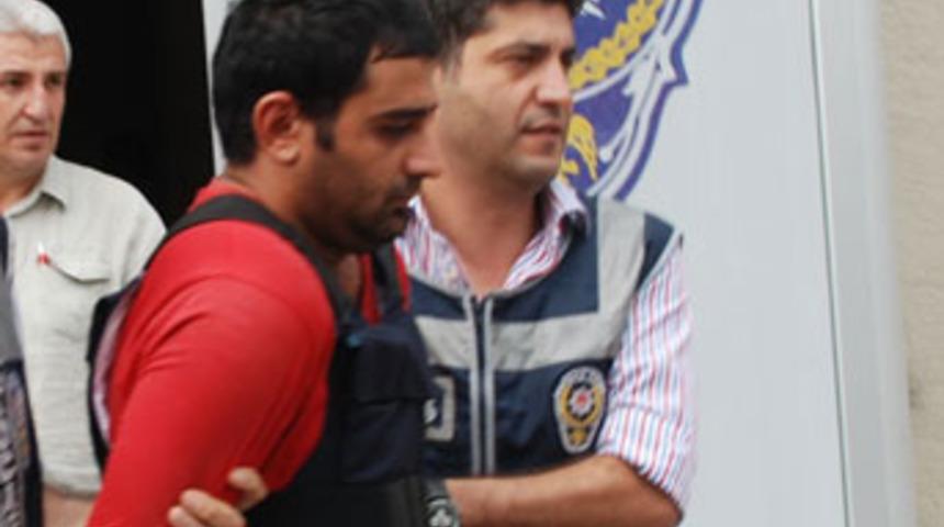 Polis kimliği ile 23 &ccedil;ocuğu taciz etti