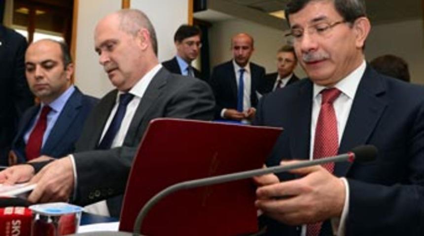 'Terbiyesiz... Yaşından başından utan... '