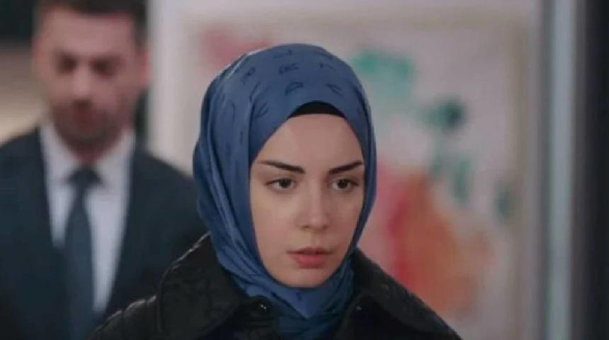 Kızılcık Şerbeti'nin Çimen'i Selin Türkmen kendini serin sulara bıraktı! Gerçek hayattaki haline yorum yağdı