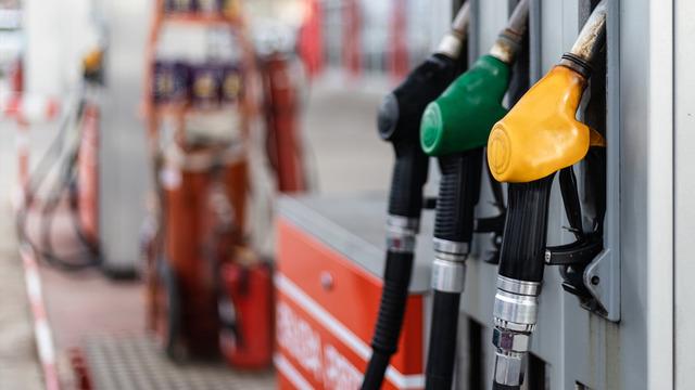 Vergi zammı beklenirken, bu gece yeni zam geliyor! Benzin ve motorin fiyatları artıyor