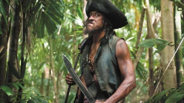 Plajda kol ve bacakları parçalanmış halde bulundu! Karayip Korsanları'nın oyuncusu Tamayo Perry köpekbalığı saldırısında öldü