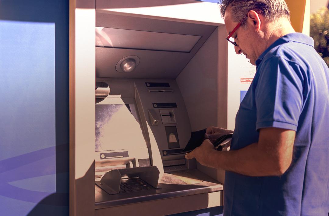 ATM'de yeni d&ouml;nem: Bankalar para &ccedil;ekme limitlerini y&uuml;kseltti, g&uuml;nl&uuml;k 20 bin TL kadar &ccedil;ıktı!