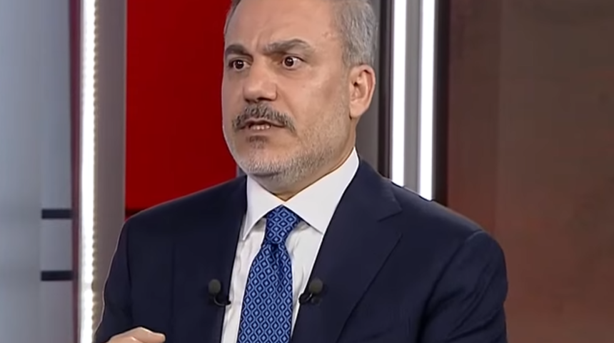 Bakan Fidan'dan canlı yayında '3. D&uuml;nya Savaşı' sorusuna dikkat &ccedil;eken yanıt: 'D&uuml;nya bu tehdidi ciddiye almalı b&ouml;yle bir risk var'