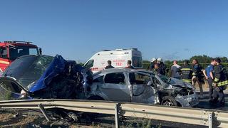 Tekirdağ'da iki otomobil kafa kafaya çarpıştı! Yaralılar var