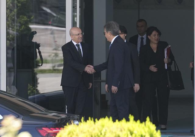  Mehmet Şimşek ile CHP heyetinin dünkü görüşmesi dikkatle takip edildi. Görüşmeye ilişkin Şimşek'in yeniden yayınladığı gönderi dikkat çekti. 640xauto