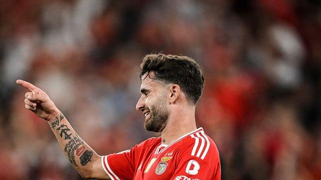 Beşiktaş, Benfica'dan ayrılan dünyaca ünlü yıldız Rafa Silva ile 3 yıllık anlaşma sağladı. Bonservisi elinde bulunan oyuncu İstanbul'a geliyor. 640xauto