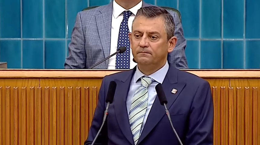 Bahçeli'nin rahatsızlığından sonra Özgür Özel'in konuşmasında ilginç detay! "Konuşmada MHP kısmını ondan atladık" 