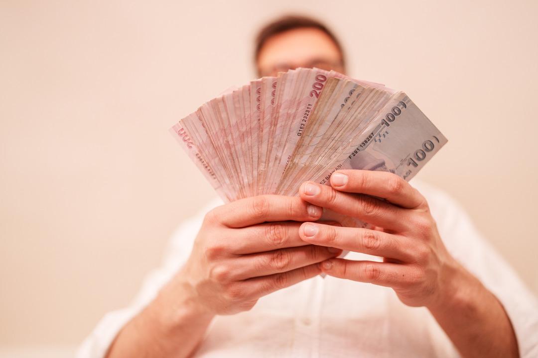 Sadece g&uuml;nler kaldı, memur zammı hesabı belirdi! İşte meslek meslek beklenen yeni memur maaşları