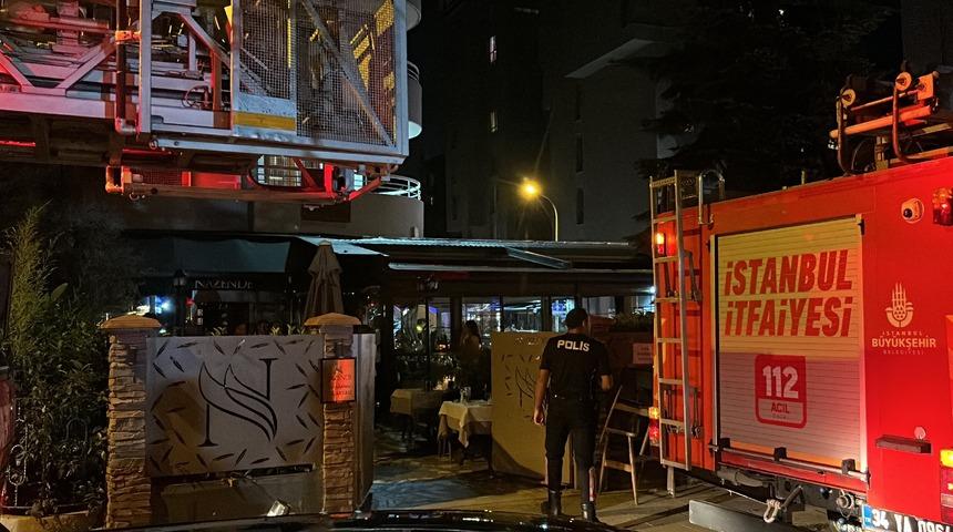 Kadıköy'de restoranda korkutan olay! Asma tavan çöktü