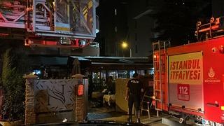 Kadıköy'de restoranda korkutan olay! Asma tavan çöktü