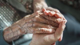 Araştırma sonucu ortaya çıktı! Yaşlılarda uzun süreli yalnızlık tehlikeli hastalığın riskini artırabilir