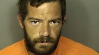 Benzinlikte akrabasını zorla öptüğünü söylediği adamın burnunu samuray kılıcıyla kesti! Burnundan büyük bir deri parçası kopmuştu