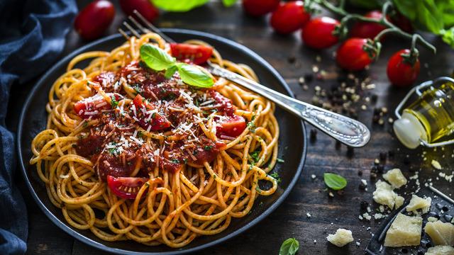 Soslu makarna tarifi: Soslu makarna nasıl yapılır?