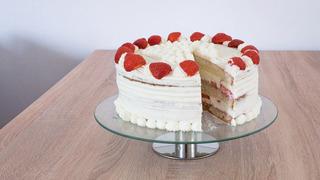 Çilekli doğum günü pastası tarifi: Doğum günü pastası nasıl yapılır?