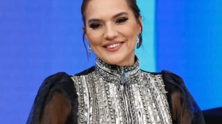 6 kilo yağ aldırmıştı! Demet Akalın bikinisiyle kendini paylaşmaya doyamadı 