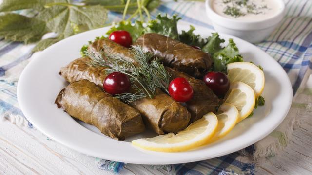 Vişneli yaprak sarma tarifi: Vişneli yaprak sarma nasıl yapılır?