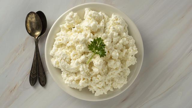 Kesilen sütten peynir tarifi: Kesilen sütten peynir nasıl yapılır? Kesilen sütten peynir yapımı