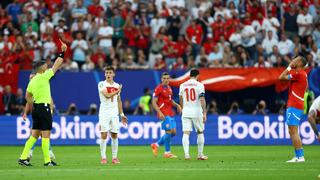 SON DAKİKA: Çekya, A Milli Takımımız karşısında 20. dakikada 10 kişi kaldı! Bu kart tarihe geçti