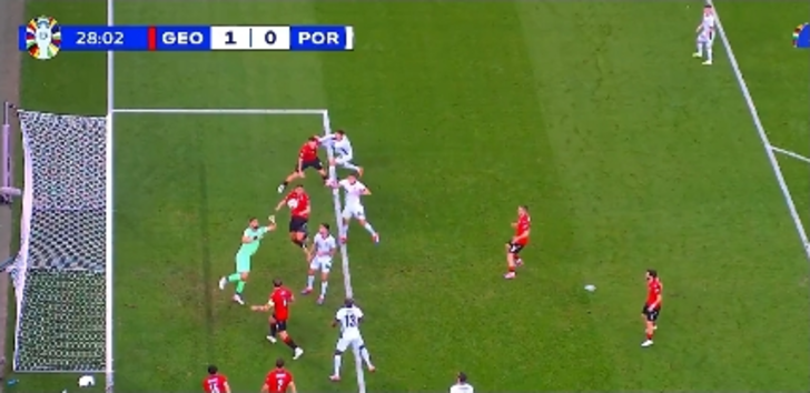 Skandal pozisyon! Ronaldo'nun yüzde yüz penaltısı verilmedi, üstüne sarı kart gördü... G3