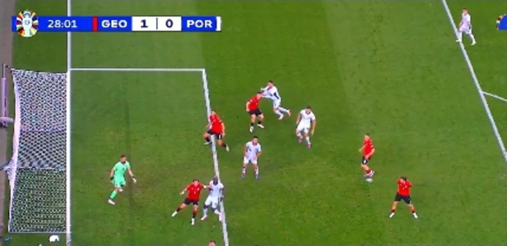 Skandal pozisyon! Ronaldo'nun yüzde yüz penaltısı verilmedi, üstüne sarı kart gördü... G1