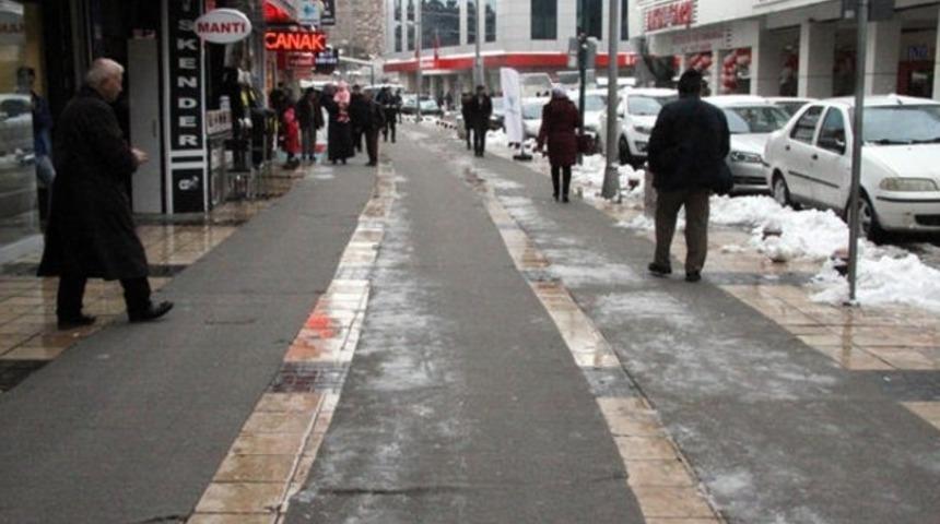 Kayseri belediyesinden karda kaymaya karşı inanılmaz önlem