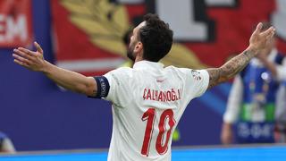 Hakan Çalhanoğlu'nun sarı kartı keyifleri kaçırdı