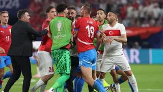 Olay adam Çek basınına konuştu! Sahaya dalıp oyuncularımıza saldırmıştı: Onları zehirlemek istedim