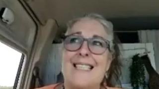 Faturalar ve ev kirası canına tak etti! Her şeyini satıp minibüse yerleşti... Minibüs hayatını sosyal medyadan paylaşınca gündem oldu