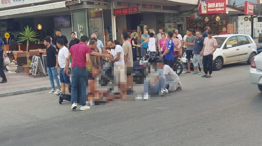 Alanya'da baba-oğul, sokak ortasındaki kavgada 3 kişiyi bıçakladı: 1 ölü, 2 yaralı