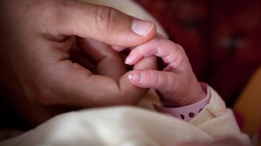 Hamile kadın öldükten 10 gün sonra doğum yaptı