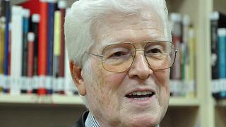 Yeşilçam'ın usta oyuncusu İzzet Günay hastaneye kaldırıldı