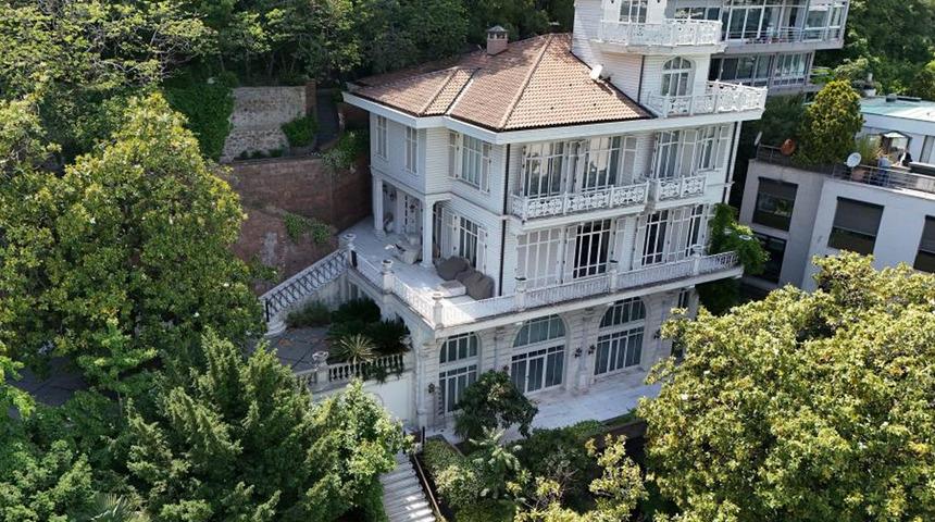 FETÖ firarisi Akın İpek’in Bebek’teki yalısı rekor fiyata satıldı!