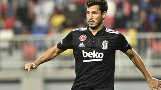 Salih Uçan sözleşme teklifini kabul etti! Yıldız oyuncu tatilini bırakıp İstanbul'a geldi...