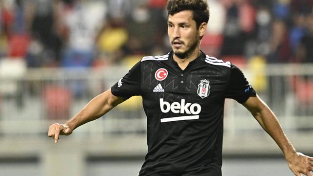 Salih Uçan sözleşme teklifini kabul etti! Yıldız oyuncu tatilini bırakıp İstanbul'a geldi...