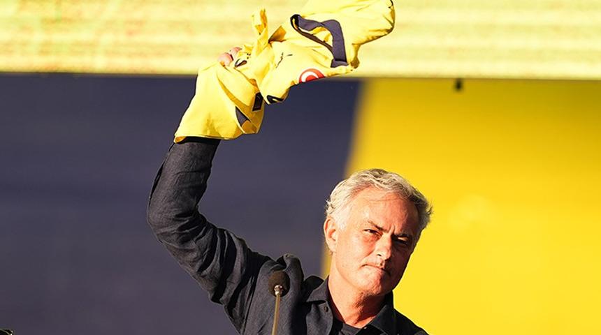 Galatasaray'dan Jose Mourinho açıklaması! ''Son yıllarda şampiyonluk sayısı düşük"