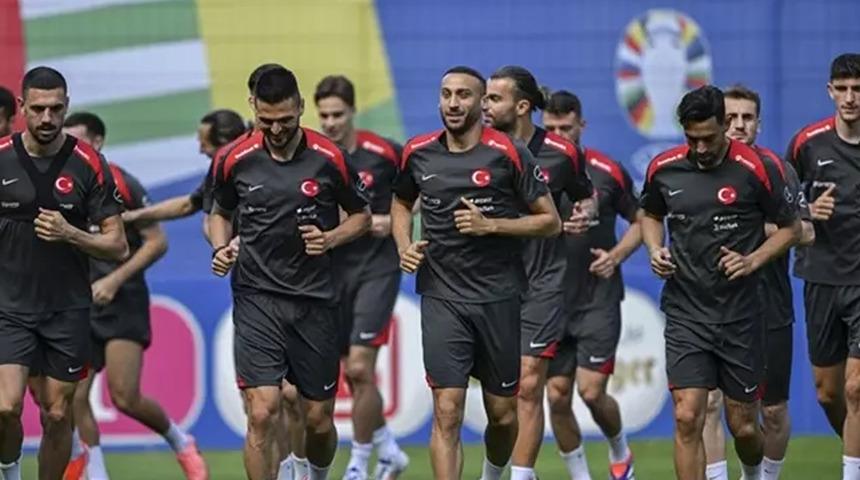A Milli Futbol Takımı, Avusturya ma&ccedil;ının hazırlıklarını s&uuml;rd&uuml;rd&uuml;