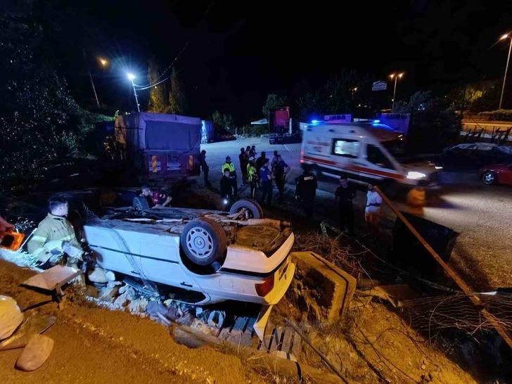 Otomobil şarampole devrildi, 2 yaralı G5