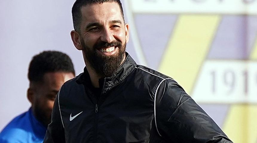 Beşiktaş'tan ayrılan milli oyuncuyu Arda Turan'ın ekibi Eyüpspor kaptı!