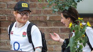 Ed Sheeran sevgilisi Cherry Seaborn ile nişanlandı