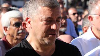 Gazeteci İsmail Küçükkaya'nın annesi son yolculuğuna uğurlandı! Gözyaşlarını tutamadı