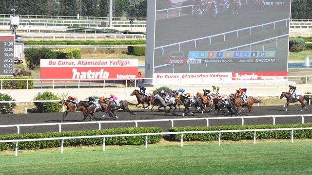 98. Gazi Koşusu'nun kazananı Dragon Flame oldu!