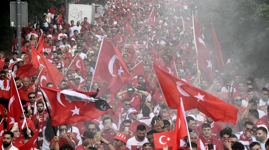 Mehmet Büyükekşi'yi gören taraftarlardan büyük protesto! Yuhalamaya başladılar
