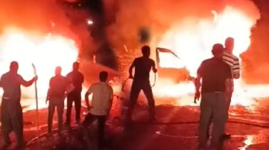 Mersin'de korku dolu anlar! Seyir halindeki araç alev topuna döndü