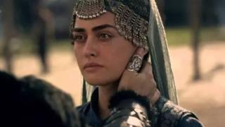 Kanunsuz Topraklar'ın Gülfem'i Esra Bilgiç projeden projeye koşuyor! Sürpriz diyelim