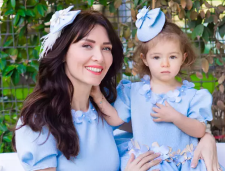 Nefise Karatay&rsquo;ın kızı Maya annesinin kopyası! Anne-kız pozlarına beğeni yağdı 