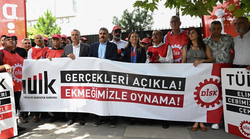 DİSK'ten TÜİK önünde protesto: "Görevi enflasyonu düşük göstermek değil"