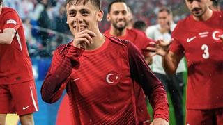 Arda Güler'in aile pozu sosyal medyayı salladı! Şahane bir aile